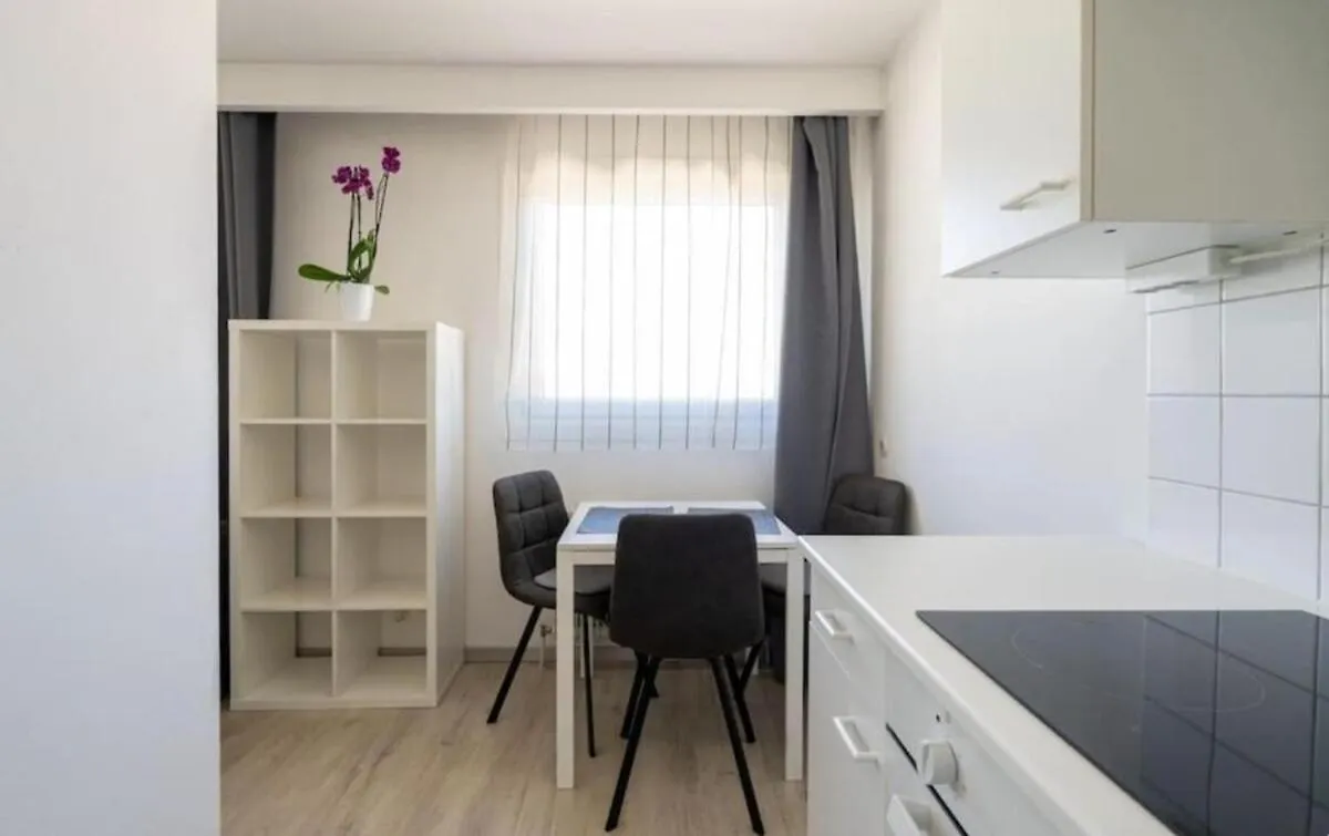 Charming Long-Term Belvedere Apartment 0*, Vienna Austria