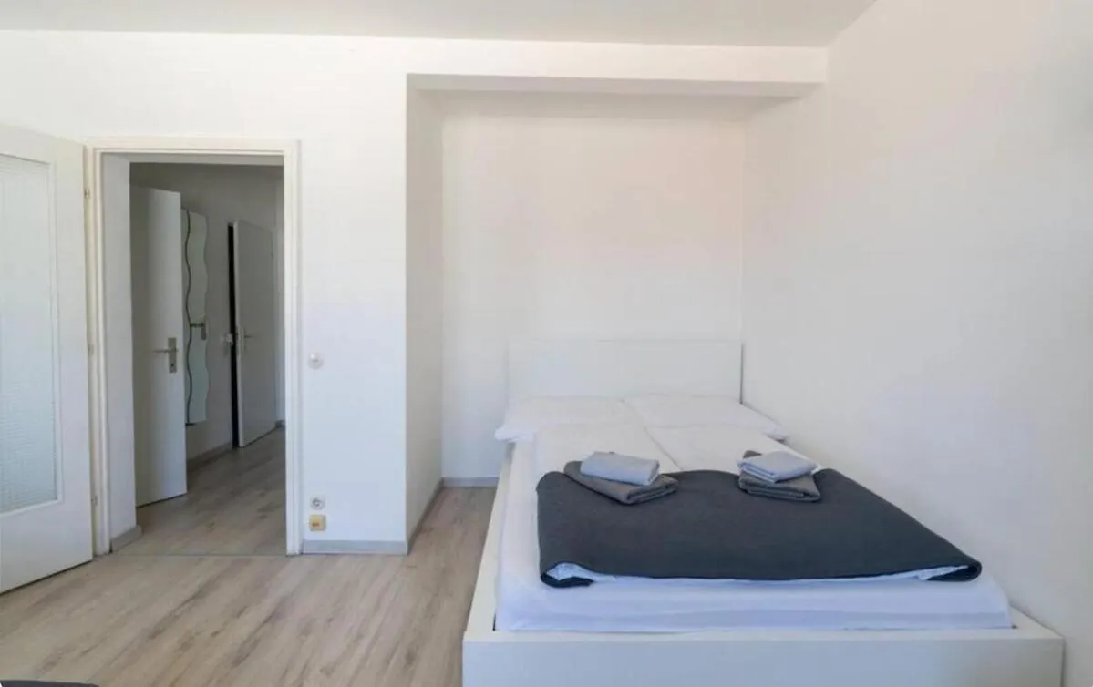 Charming Long-Term Belvedere Apartment  Vienna