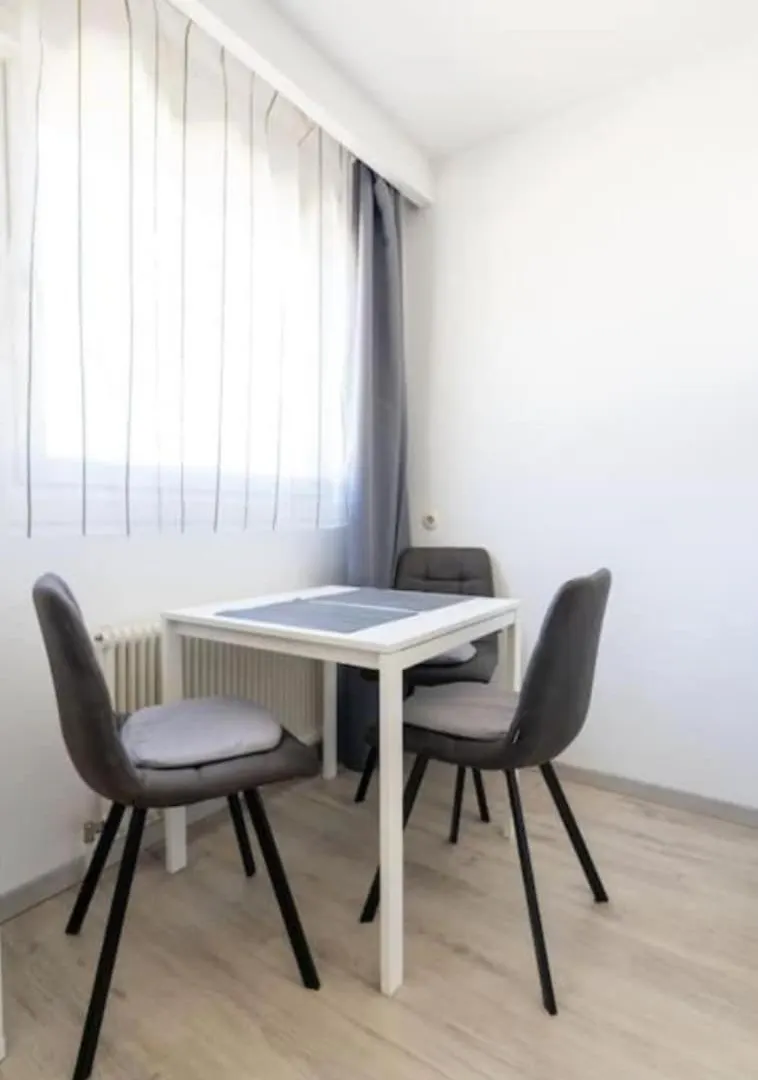 Charming Long-Term Belvedere Apartment Vienna